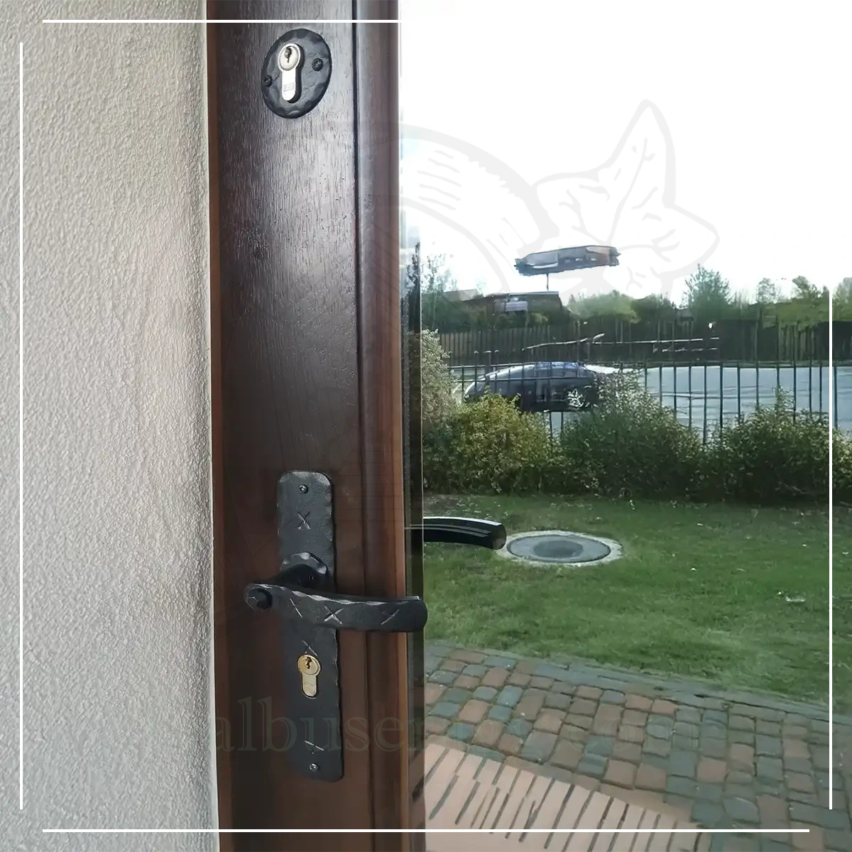 Klamka Jarboj 1091 z otworem na wkładkę